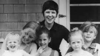 mary_anne_fordx320Black and white headshot image of Ita Fordita_ford_with_her_nieces_and_nephews